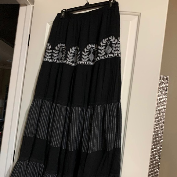 Black Embroidered Maxi Skirt - Picture 1 of 7